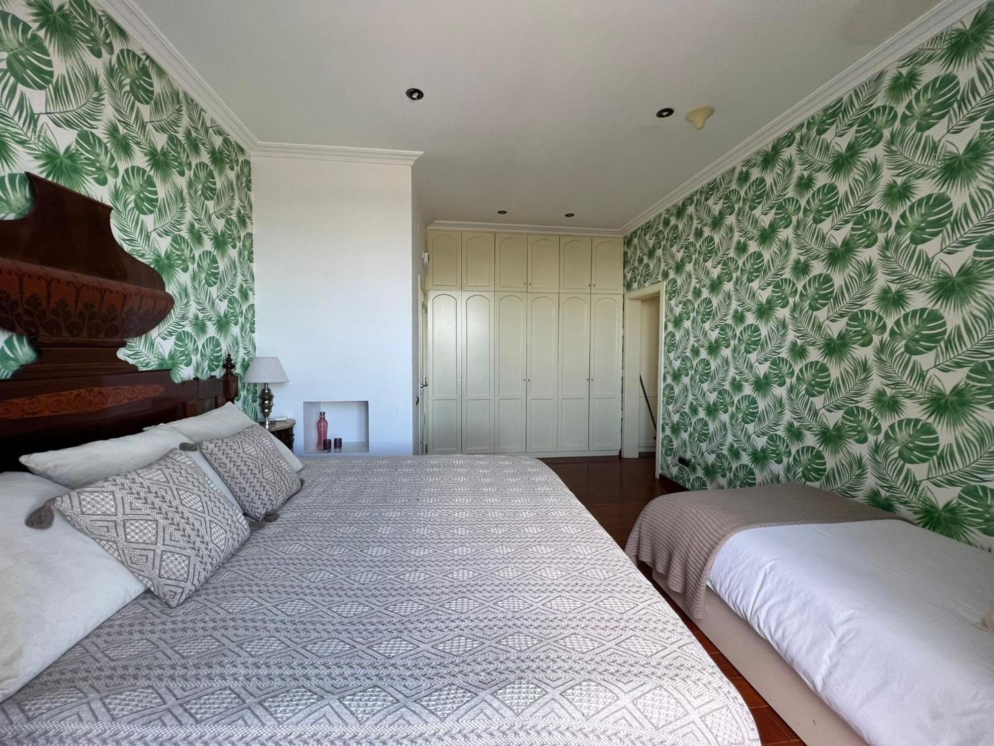 Resort Aya House La Floresta Pearson