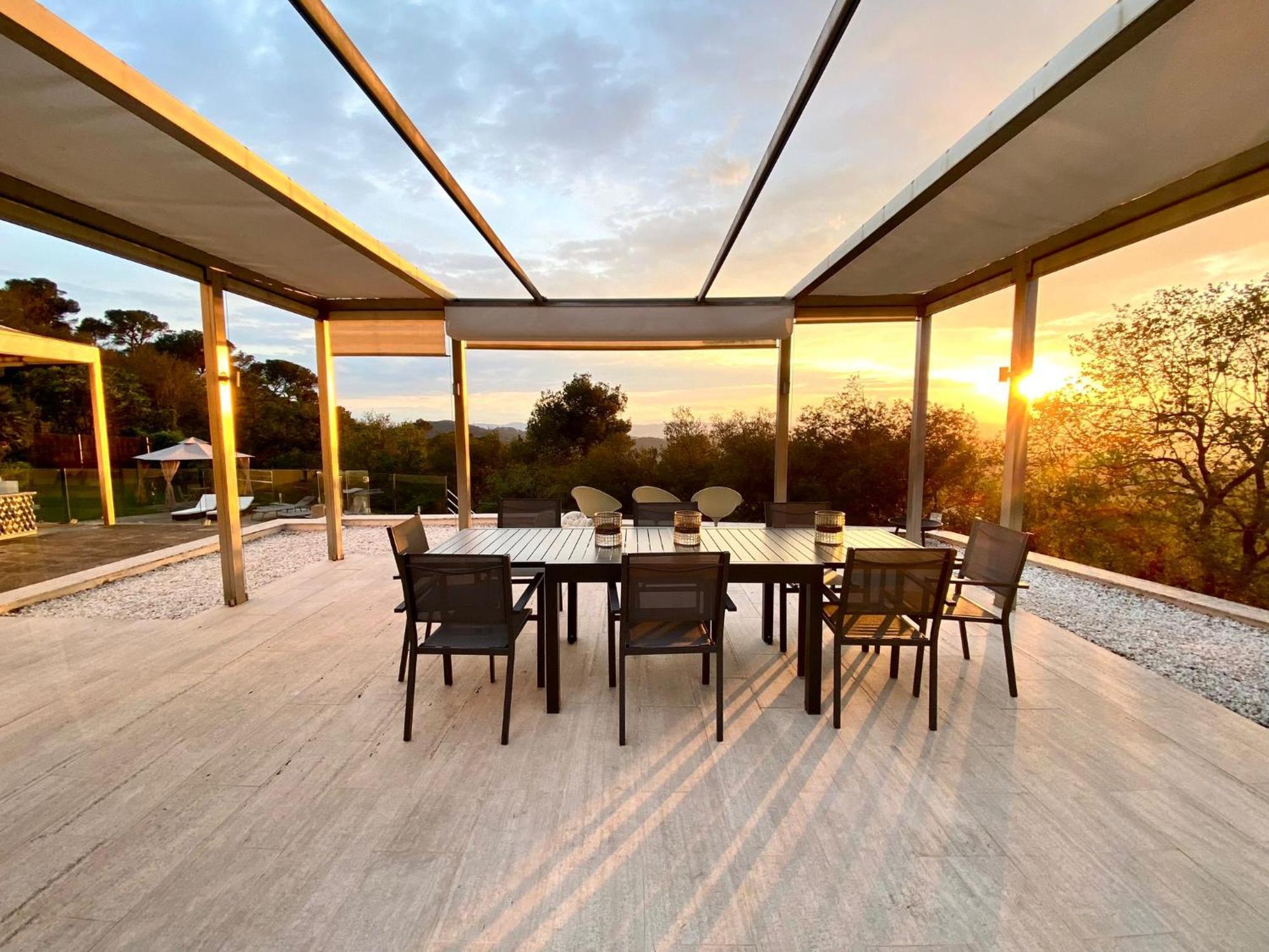 Aya House La Floresta Pearson