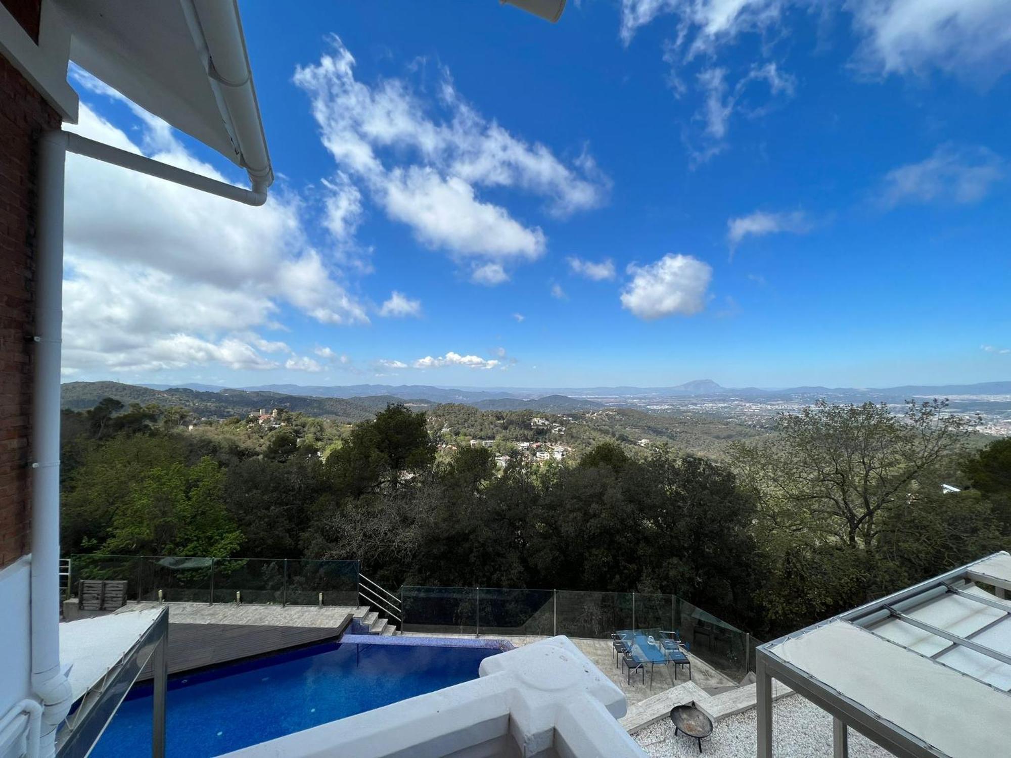 Resort Aya House La Floresta Pearson