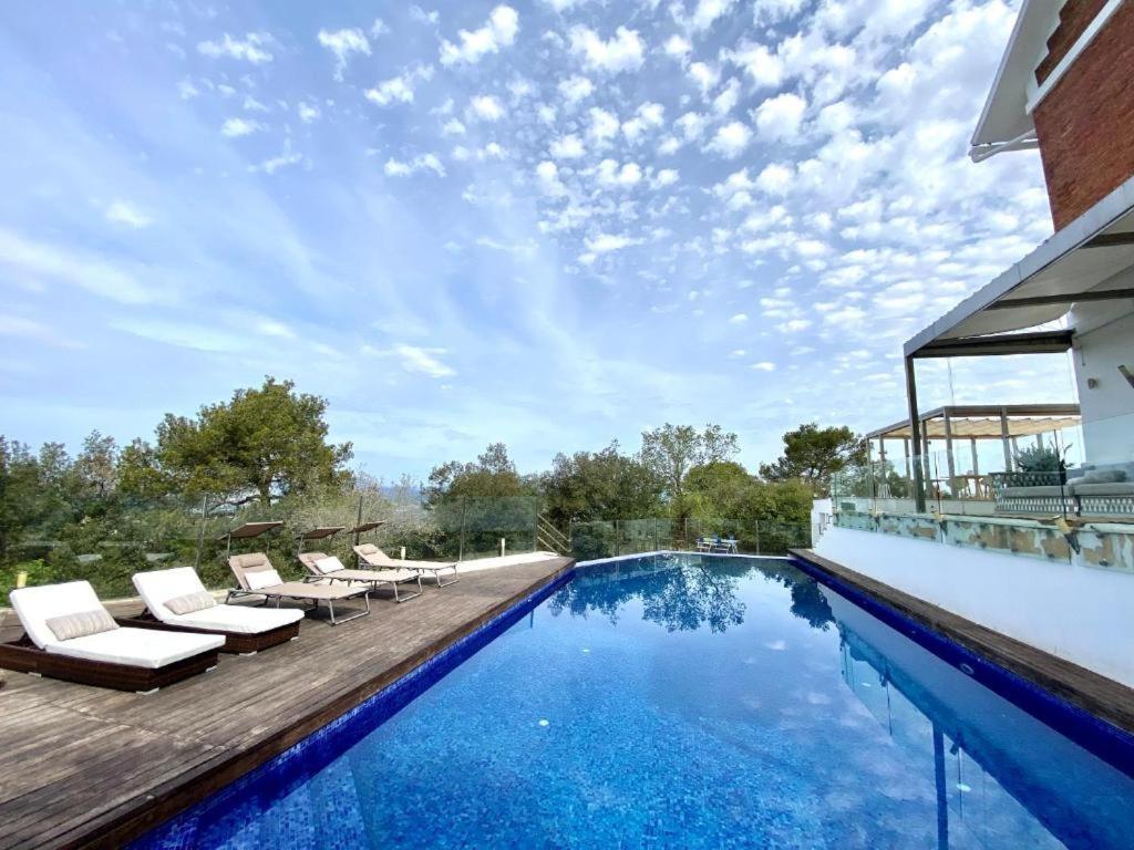Aya House Resort La Floresta Pearson