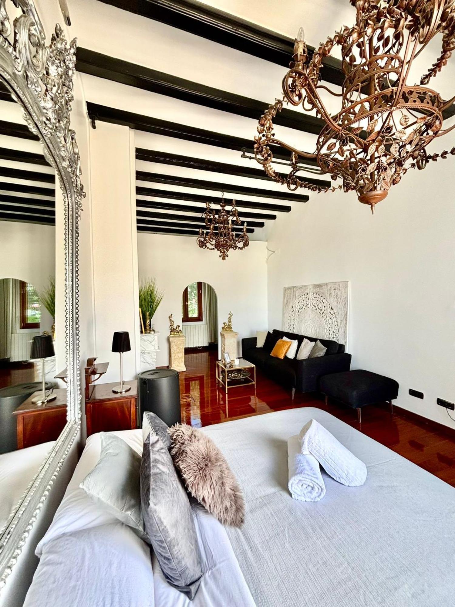 Aya House Resort
