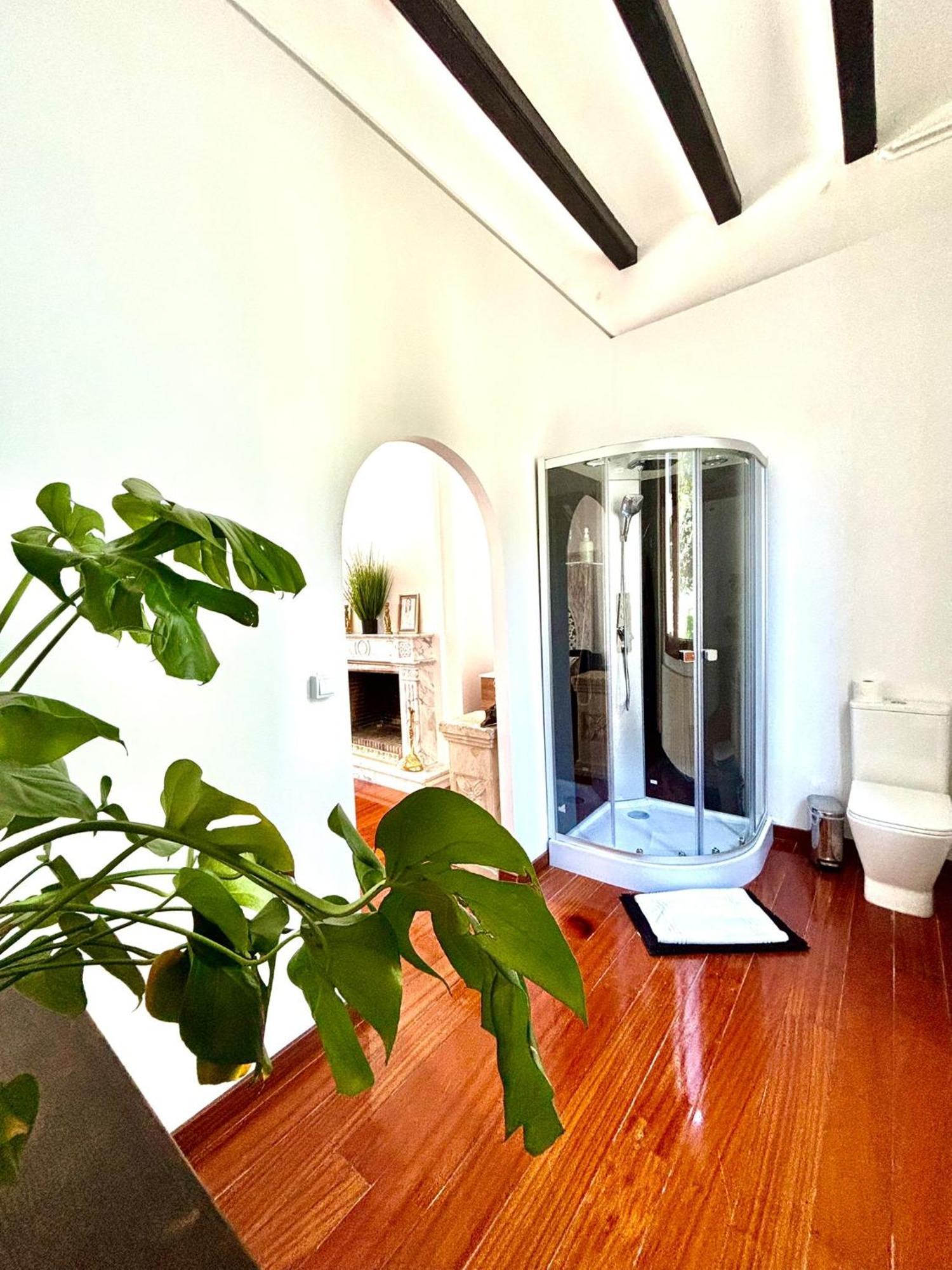 Aya House Resort La Floresta Pearson